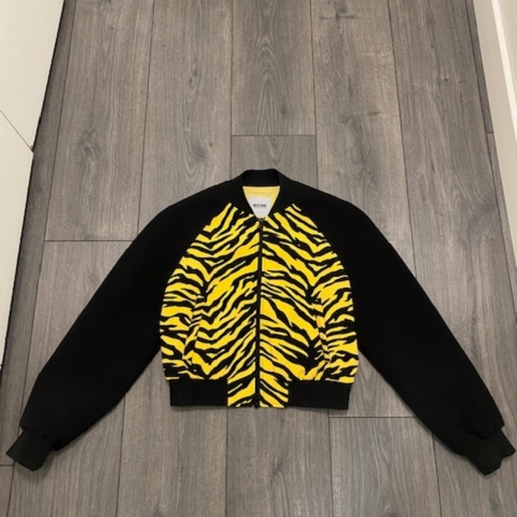 Moschino Zebra Print Cropped Bomber Jacket Size 6 NWT - Picture 1 of 11